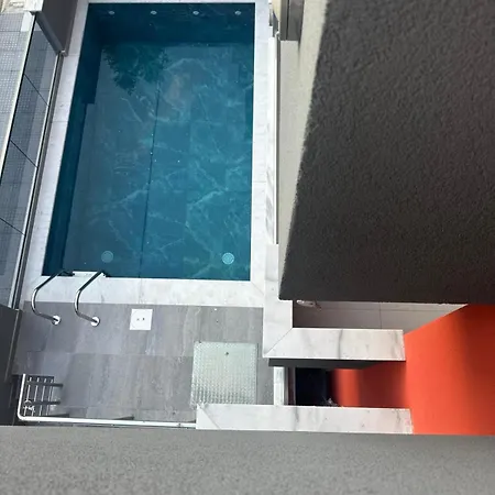 Zen Apartment